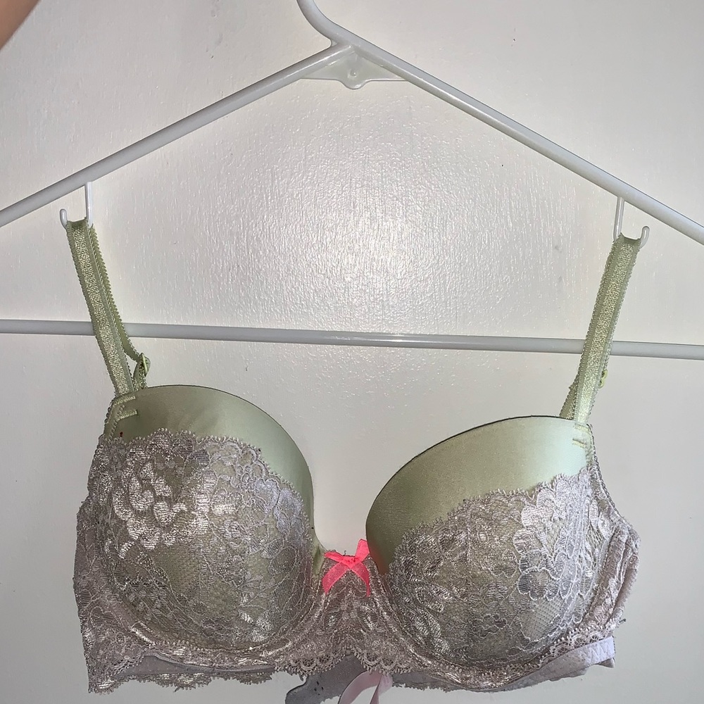 Victoria Secret lined demi bra!
